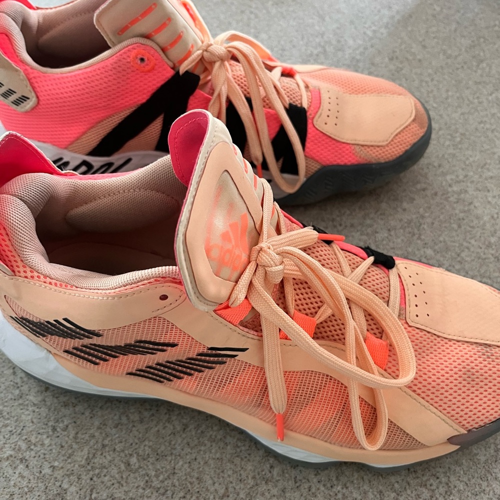 adidas dame lillard 6 ~ size 8.5 international women’s day basketball shoes